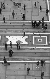 Про людей и голубей / С галереи Миланского собора.