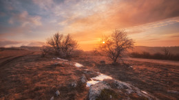 Небо в огне / Крым, закат на нижнем плато горы Чатыр-Даг
