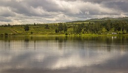 &nbsp; / Синь, упавшая в озеро.