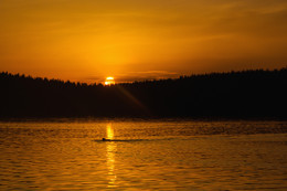 Закат на озере / ***