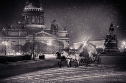 Зимняя метель / в Петербурге зима.