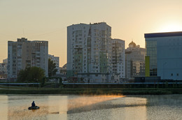 В городе утро / ***