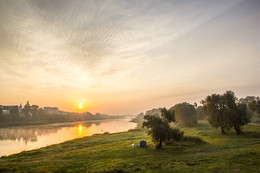 Раннее утро / Раннее утро , легкий туман на берегу Двины в Полоцке