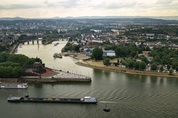 Раздвигая горизонт / Германия . Кобленц. Соединение двух рек в одну .