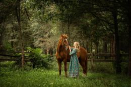 &nbsp; / девушка и лошадь, красивая природа