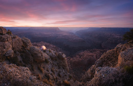 Grand Canyon / Ночовка прямо на риме Гранд Канйона. 

https://www.instagram.com/oleksandr_mokrohuz/