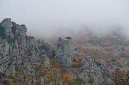 В долине привидений / Демерджи. Из альбома"Остров Крым"