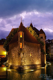 Дом, в котором живет... / Замок во французском городе Аннси