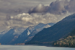 *Осеннее небо.** / Горный Алтай. Телецкое озеро.