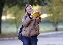 Скромные краски октября / в парке у Новодевичьего монастыря