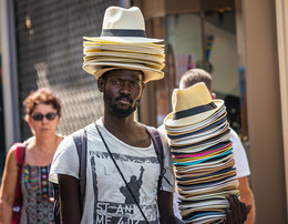 продавец шляп / г.Антиб.Франция