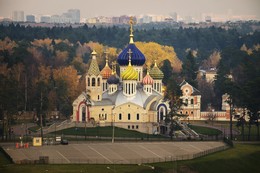 Осень в Переделкино... / Москва, Патриаршее подворье. Храм святого князя Игоря Черниговского.