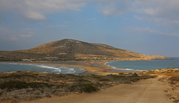 &quot;Поцелуй двух морей&quot; / Узкий перешеек между Средиземным и Эгейским морями, достопримечательность острова Родос.