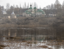 Там вдали / В городе Старица