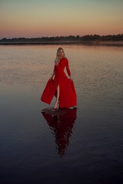 Ночью на реке / модель Дарья Басина
