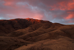 На закате / Закат на горах. Ехигнадзор, Армения