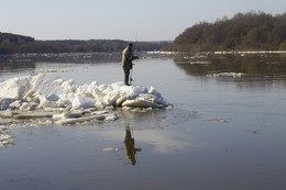 река Ока в Поленове (Тульская область) / Весенний ледоход на Оке!