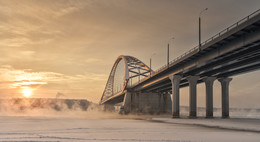 Туманная перспектива / г. Новосибирск. Бугринский мост на закате