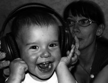 послушай ка музыку! / первый раз надел наушники