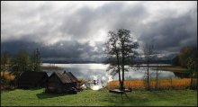 Дом у озера / Латвия, Латгалия, оз.Эжезерс, начало октября.