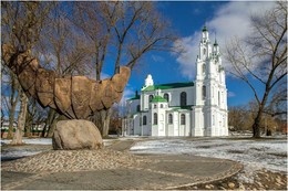 Софийский собор / Полоцкий Софийский собор и памятный знак &quot;Полоцк- колыбель белоруской государственности&quot;