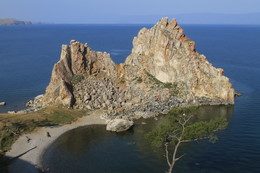 Остров Ольхон на озере Байкал / На данной фотографии изображён мыс Бурхан на острове Ольхон!