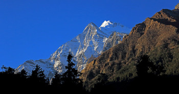 Аннапурна II / Гималаи. Непал. Утро