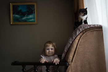 Ксения и Муся... / Портрет дочи и кошки:)