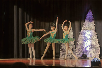 Зелёненькие балеринки / Рецитал Бруклинского Танцевального Клуба