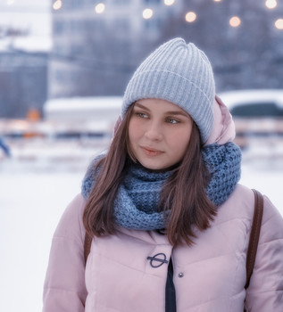 незнакомка на катке / ***