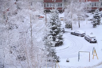 Наш уютный новогодний двор. / ***