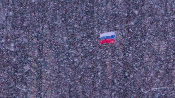 Непоколебимый / Под санкциями