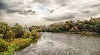 осень... / Украина,Винница. Осень.Вид с Киевского моста на реку Южный Буг и церковь великомученицы Ксении Петербуржской