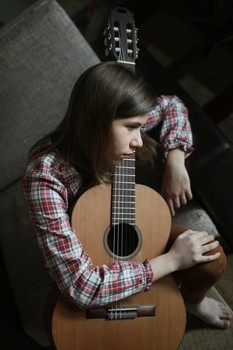 Девушка с гитарой / ***