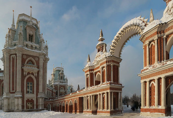 Прогулки в Царицыно... / Цари́цыно — дворцово-парковый ансамбль заложен по повелению императрицы Екатерины II в 1776 году. На протяжении веков достраивался и реставрировался.