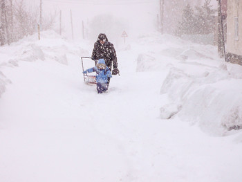 Много снега бывает / Фото 2013 г. Зима была очень снежной, город утопал в снегу
https://imgur.com/a/Olqvqia
https://imgur.com/Dp7AroM