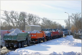 Много снега бывает / на снегоплавильню