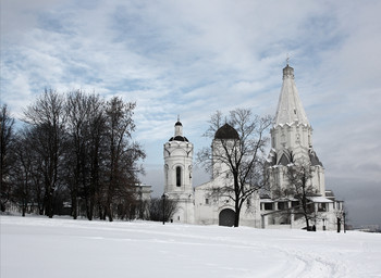 Много снега бывает / Зима в Коломенском. Москва.
