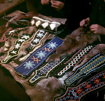 Из века в век ... / Таймыр , Усть-Порт , 1969 г . Фото ап-т &quot;Смена&quot;.