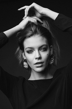 &nbsp; / фото: Марина Щеглова
модель: Мария Микова
локация: Своя фотостудия