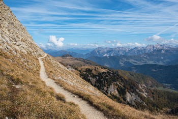 Манящая даль 2 / В свете вчерашнего обсуждения вариантов кадрирования. Сегодня публикую второй вариант кадрирования непосредственно в момент съемки. Как я понял, такой вариант ближе тем, кто высказался под вчерашней моей работой.