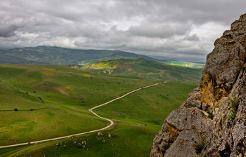 Горная дорога / Вид с горы Бешбармаг.Азербайджан