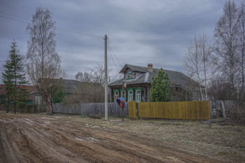 "Позвони мне, позвони..." / Центральная улица в деревне Павлюково. До Ленинградского шоссе 1,5км...