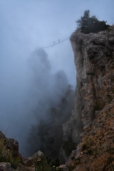 Призрачно всё. / Stairway to heaven - лестница в небо. (Led Zeppelin) . Вершина Ай-Петри в тумане.