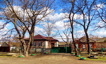 Март... / Начало весны.Сельская улица.Солнце.Голубое небо.