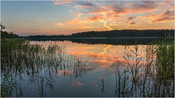 На исходе дня. / Вечерний закат на озере Кривое.