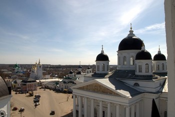 Апрель в Арзамасе. / Апрель, солнце светит, но листьев еще нет.