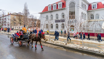 Городские маршруты / В небольшом городке Ливны масленица.