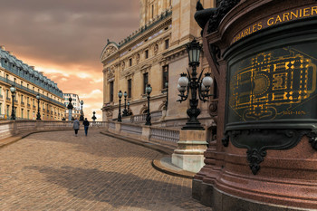 Городские маршруты / На прогулке вокруг оперного дворца в Париже.