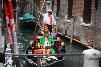 ПРОГУЛКА / ТРАДИЦИОННОЕ КАТАНИЕ НА ГАНДОЛЕ.